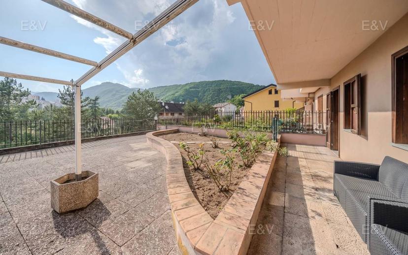 Appartamento via Fermo Marini, Centro, Cascia — foto 4 di 9