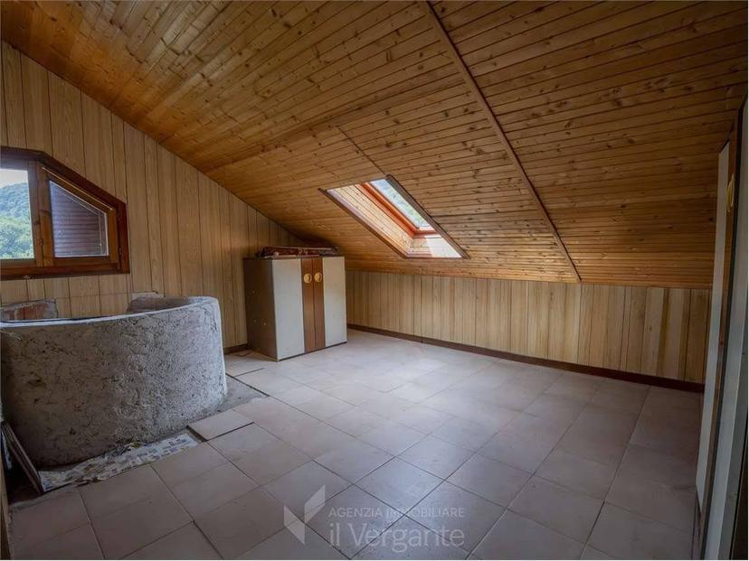 Villa unifamiliare via San Salvatore, Poggio Radioso, Nebbiuno
