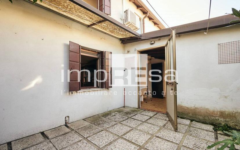 Villa bifamiliare via 33° Reggimento Artiglieria, Monigo, Treviso — foto 3 di 22