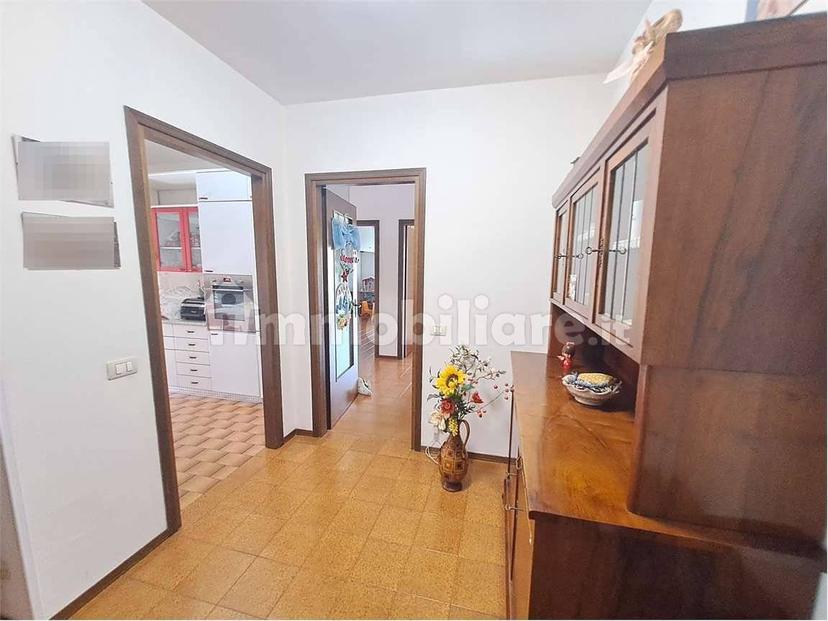Appartamento via cavour, 4/D, Castel d'Azzano — foto 12 di 35