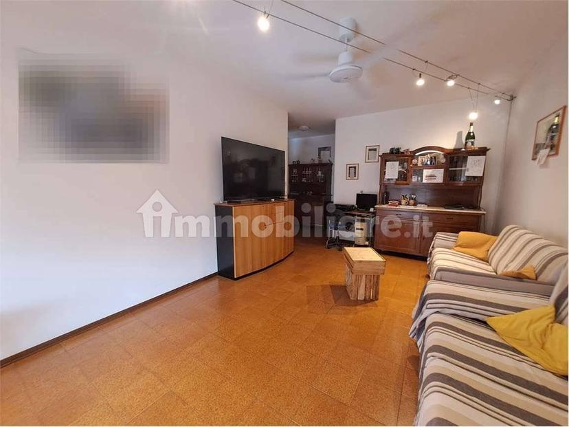 Appartamento via cavour, 4/D, Castel d'Azzano — foto 28 di 35