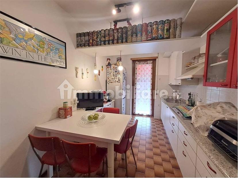 Appartamento via cavour, 4/D, Castel d'Azzano — foto 14 di 35