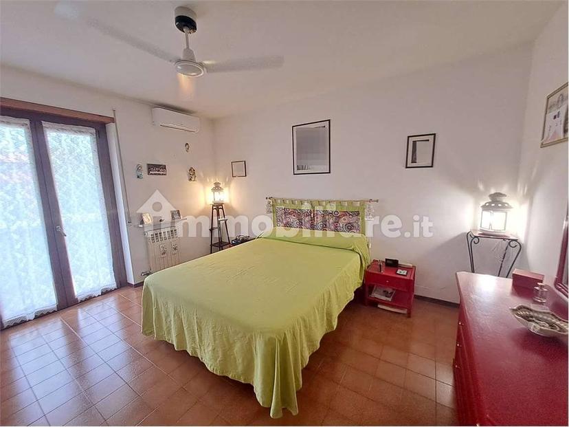 Appartamento via cavour, 4/D, Castel d'Azzano — foto 18 di 35