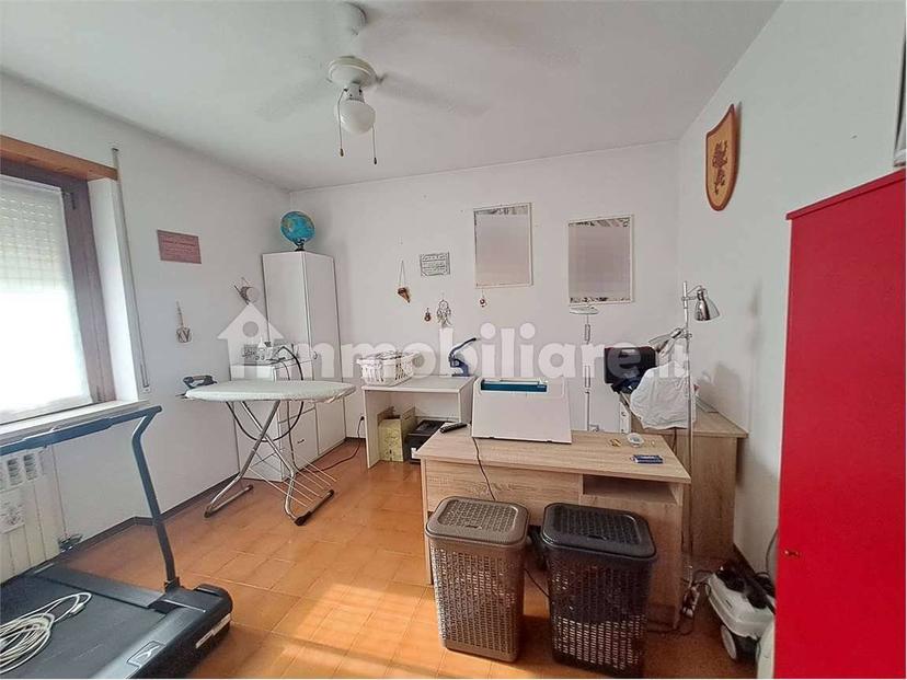 Appartamento via cavour, 4/D, Castel d'Azzano — foto 29 di 35