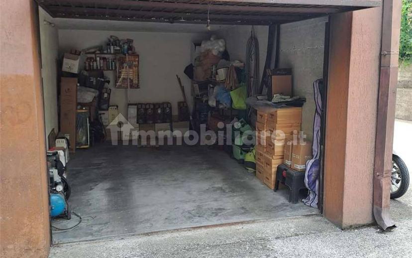 Appartamento via cavour, 4/D, Castel d'Azzano — foto 22 di 35