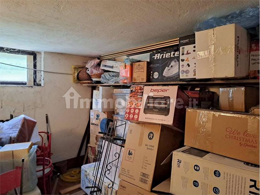 Appartamento via cavour, 4/D, Castel d'Azzano — foto 5 di 35