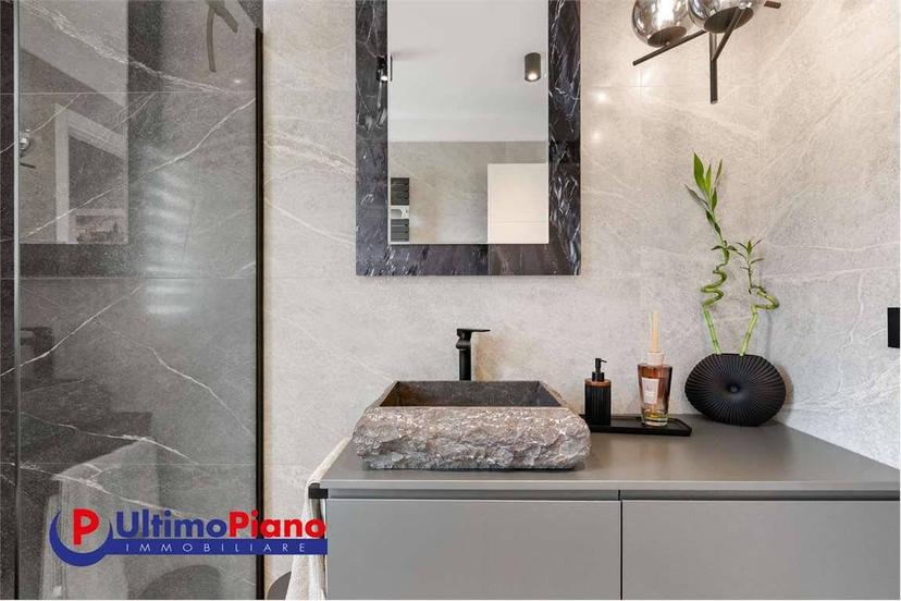Appartamento viale Gran San Bernardo, 30, Centro, Aosta — foto 4 di 44