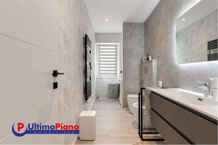 Appartamento viale Gran San Bernardo, 30, Centro, Aosta — foto 13 di 44