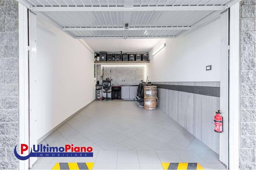 Appartamento viale Gran San Bernardo, 30, Centro, Aosta — foto 33 di 44