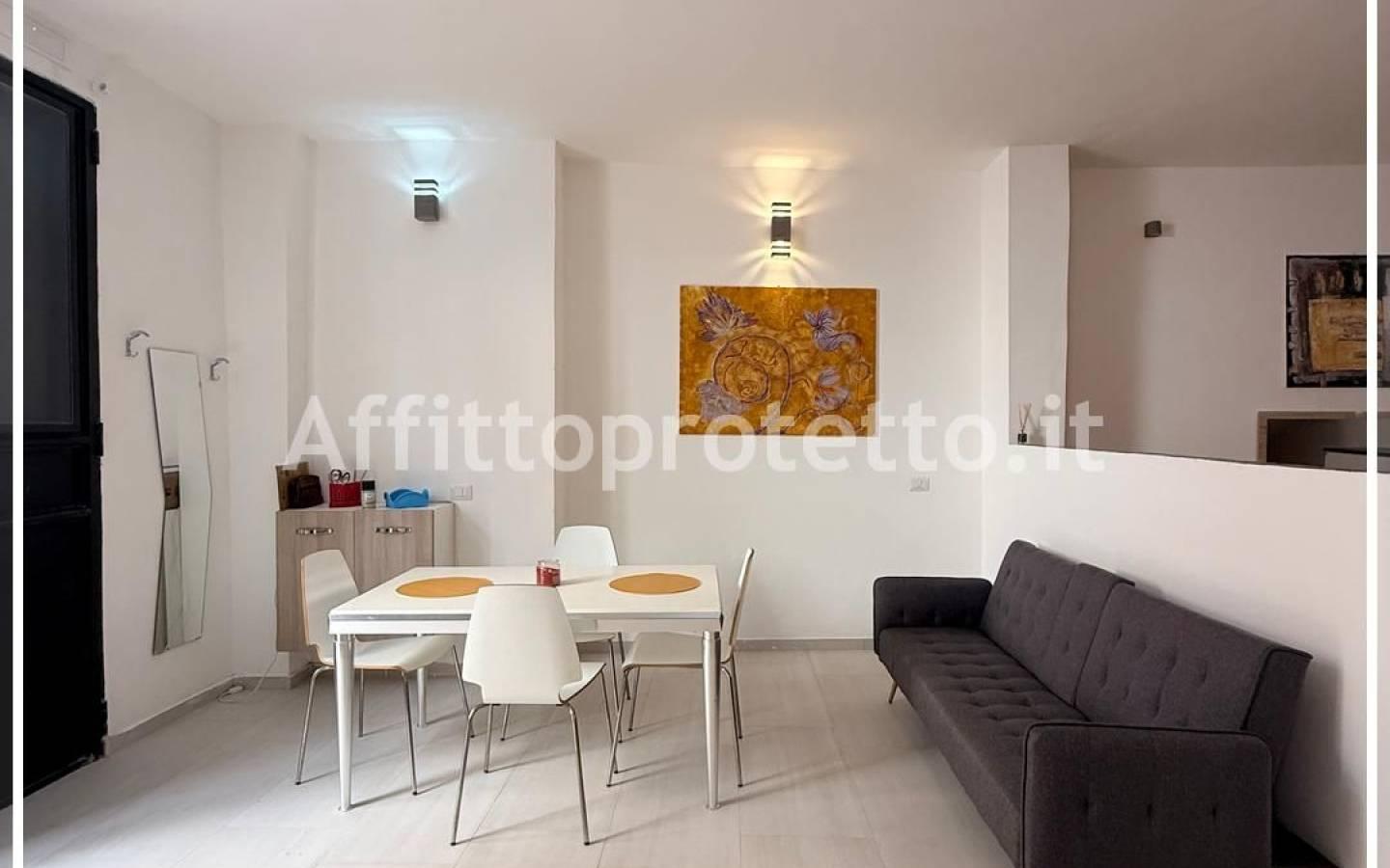 Loft piazza dell'Olmo, Centro, Formia