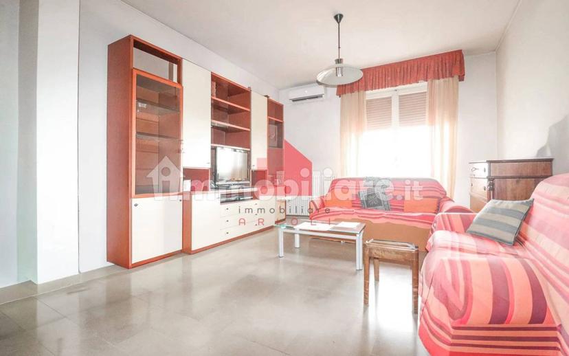 Trilocale buono stato, sesto piano, Centro, Ostiglia — foto 6 di 13