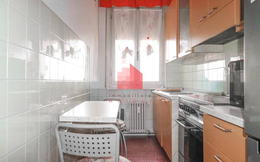Trilocale buono stato, sesto piano, Centro, Ostiglia — foto 11 di 13