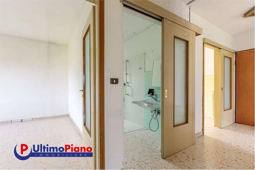 Trilocale via Buthier, 34, Centro, Aosta — foto 4 di 25