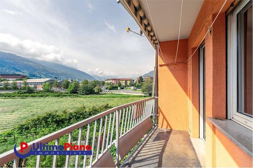 Trilocale via Buthier, 34, Centro, Aosta — foto 2 di 25