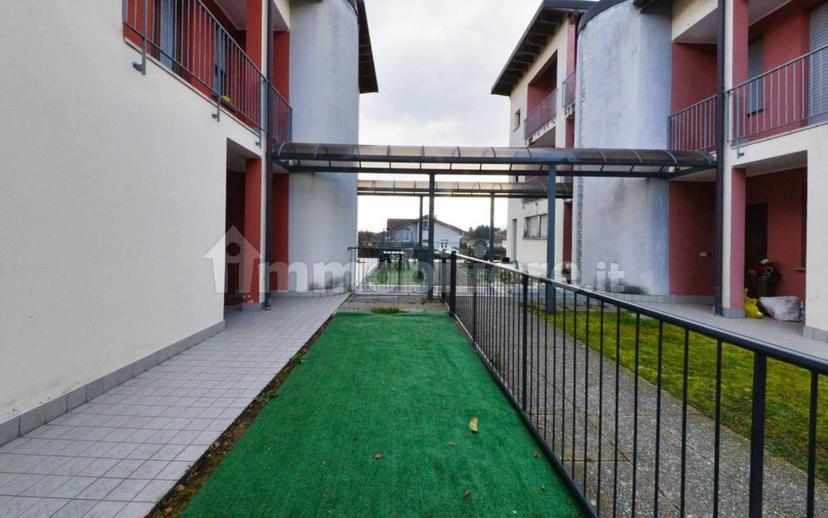 Villa a schiera via Tettamanti, Gaggino, Faloppio — foto 3 di 24
