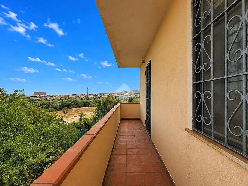 Appartamento via Monte Columba 20, Centro, Sorso — foto 8 di 48