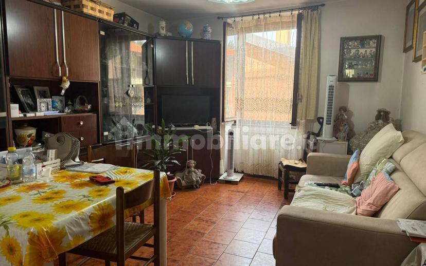 Bilocale via Camillo Benso di Cavour, Oltrona di San Mamette — foto 2 di 11
