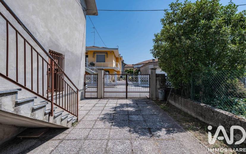 Villa bifamiliare via Zocchi, Massa Fiscaglia, Fiscaglia — foto 2 di 39