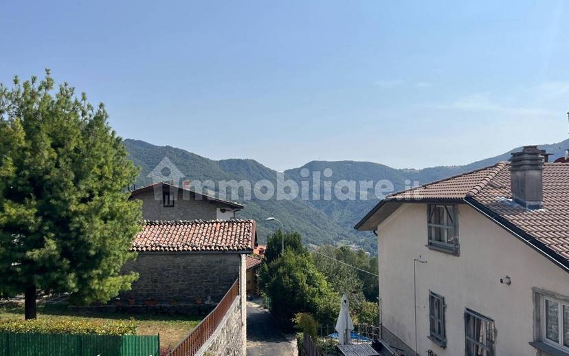 Trilocale via Costa Berlendis, Somendenna, Zogno
