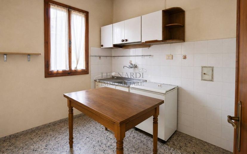 Trilocale da ristrutturare, piano terra, Sansepolcro