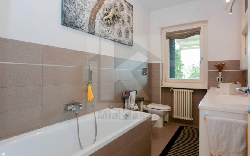 Quadrilocale via Alessandro Manzoni 127, Uboldo — foto 5 di 29