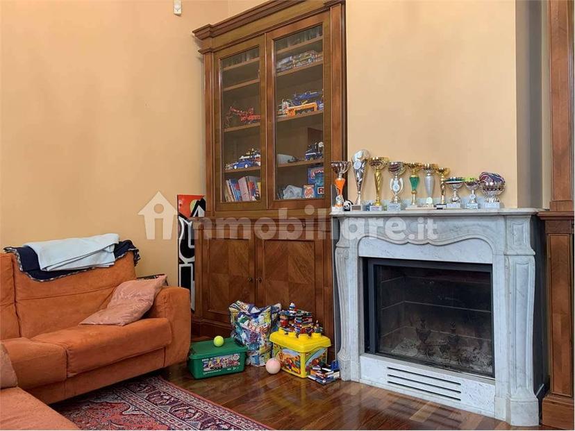 Trilocale via Guido da Castello, 1, Centro Storico, Reggio Emilia — foto 5 di 29
