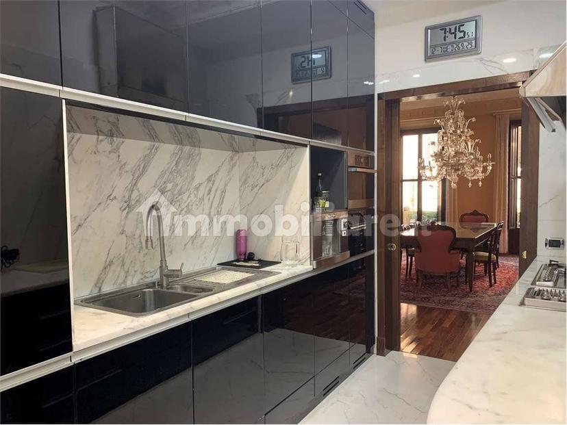 Trilocale via Guido da Castello, 1, Centro Storico, Reggio Emilia — foto 2 di 29