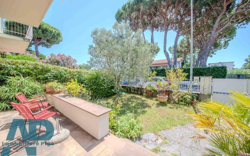 Villa bifamiliare via Giosuè Carducci, Lido di Camaiore, Camaiore — foto 27 di 34
