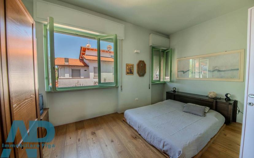 Villa bifamiliare via Giosuè Carducci, Lido di Camaiore, Camaiore — foto 9 di 34