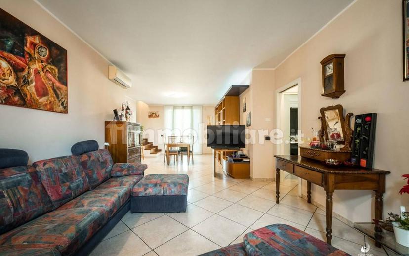 Appartamento ottimo stato, su più livelli, Centro, Fidenza — foto 9 di 17