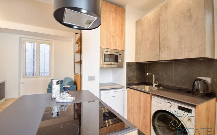 Bilocale ottimo stato, quarto piano, Centro Città, Genova