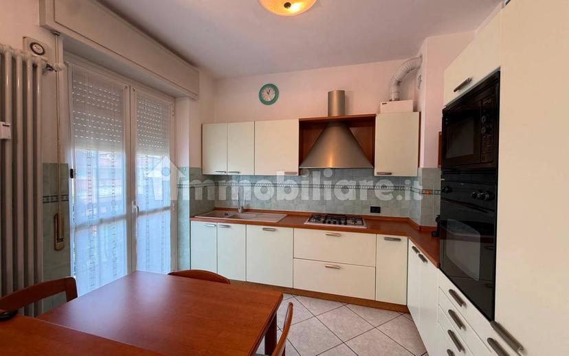 Stanza doppia via Umberto Giordano 7, Bergamo — foto 41 di 68