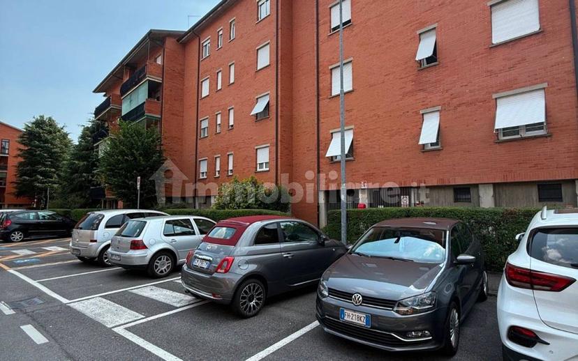 Stanza doppia via Umberto Giordano 7, Bergamo — foto 30 di 68