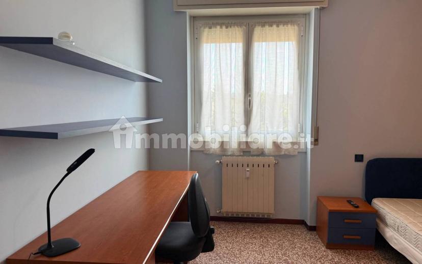 Stanza doppia via Umberto Giordano 7, Bergamo — foto 2 di 68