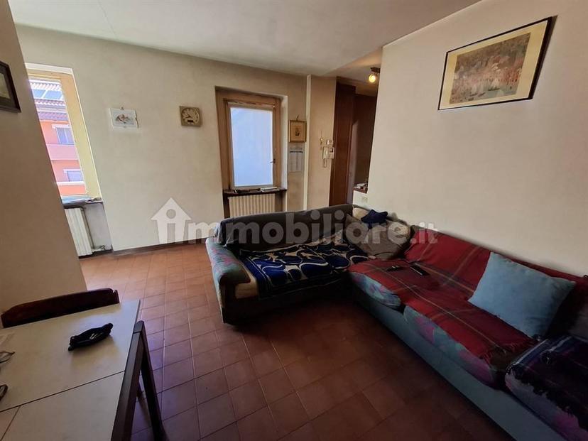Bilocale via Seveso 17, Meda