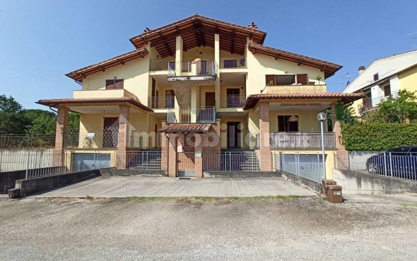 Trilocale via Cristoforo Colombo 160, Pucciarelli, Castiglione del Lago — foto 2 di 10