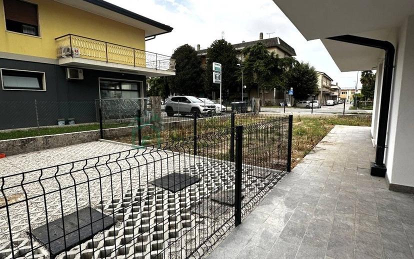 Trilocale via Aleardi, Centro, Eraclea — foto 2 di 7