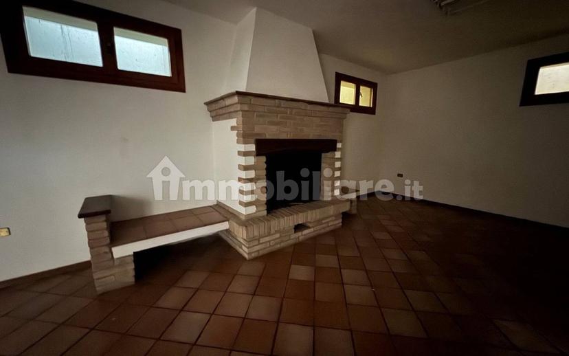 Villa plurifamiliare via Don Luigi Sturzo, Centro, Albinea — foto 3 di 33