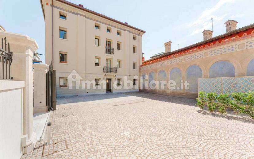 Attico via Giuseppe Mazzini 39, Centro Storico, Pordenone — foto 10 di 35