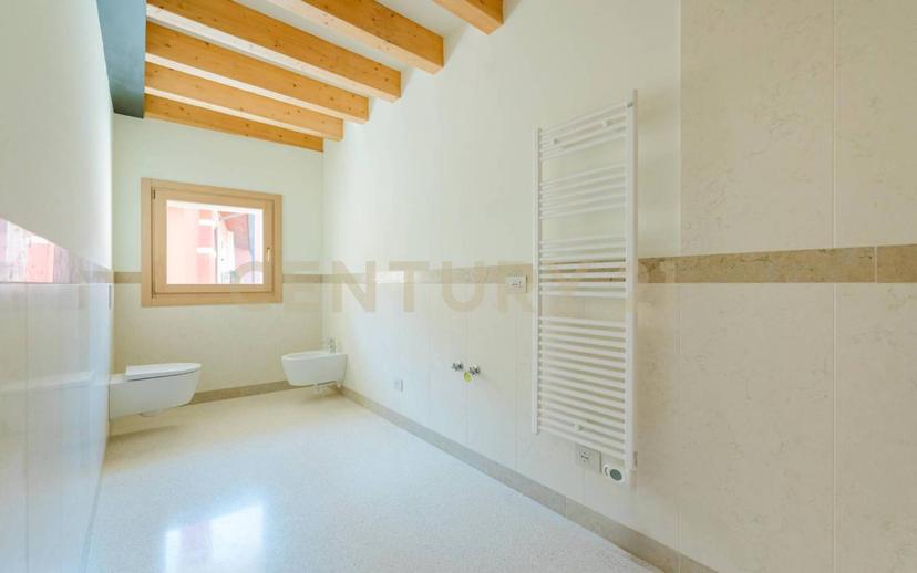 Attico via Giuseppe Mazzini 39, Centro Storico, Pordenone — foto 27 di 35