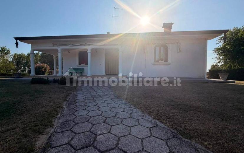 Villa unifamiliare via Romea, Rivà, Ariano nel Polesine