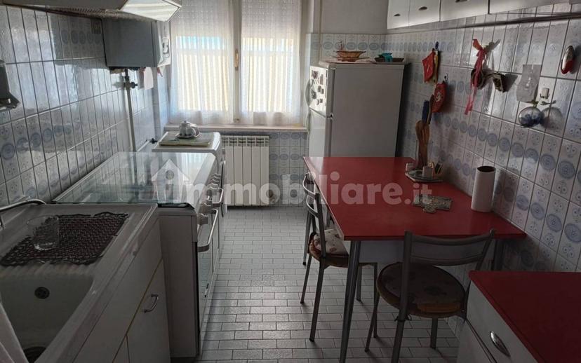Quadrilocale viale Zonghi 62, Centro, Fabriano — foto 3 di 16