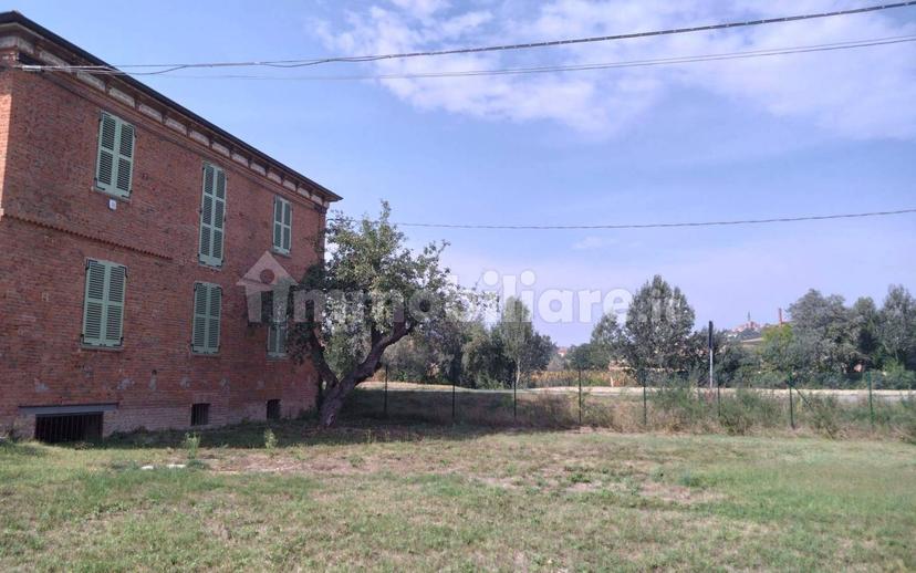 Casale via Asti Chivasso 9, Frinco