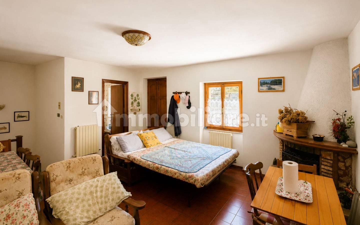 Trilocale via della Croce, Centro, Riolunato