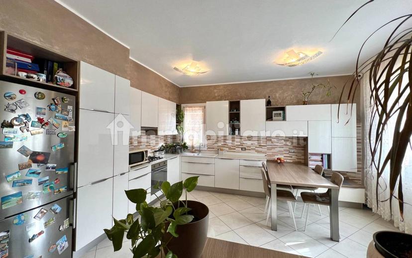 Villa bifamiliare via Antonio Gramsci 11, Centro, Rolo — foto 9 di 25