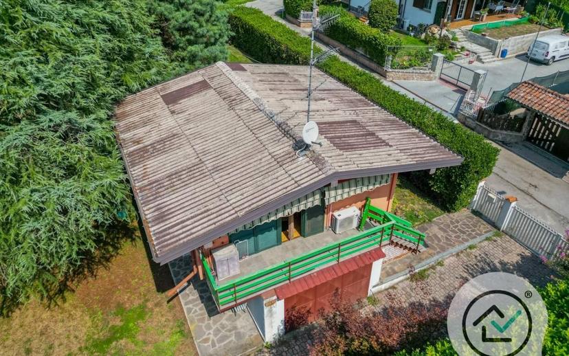 Villa unifamiliare via Olanda, 38, Ispra — foto 2 di 23