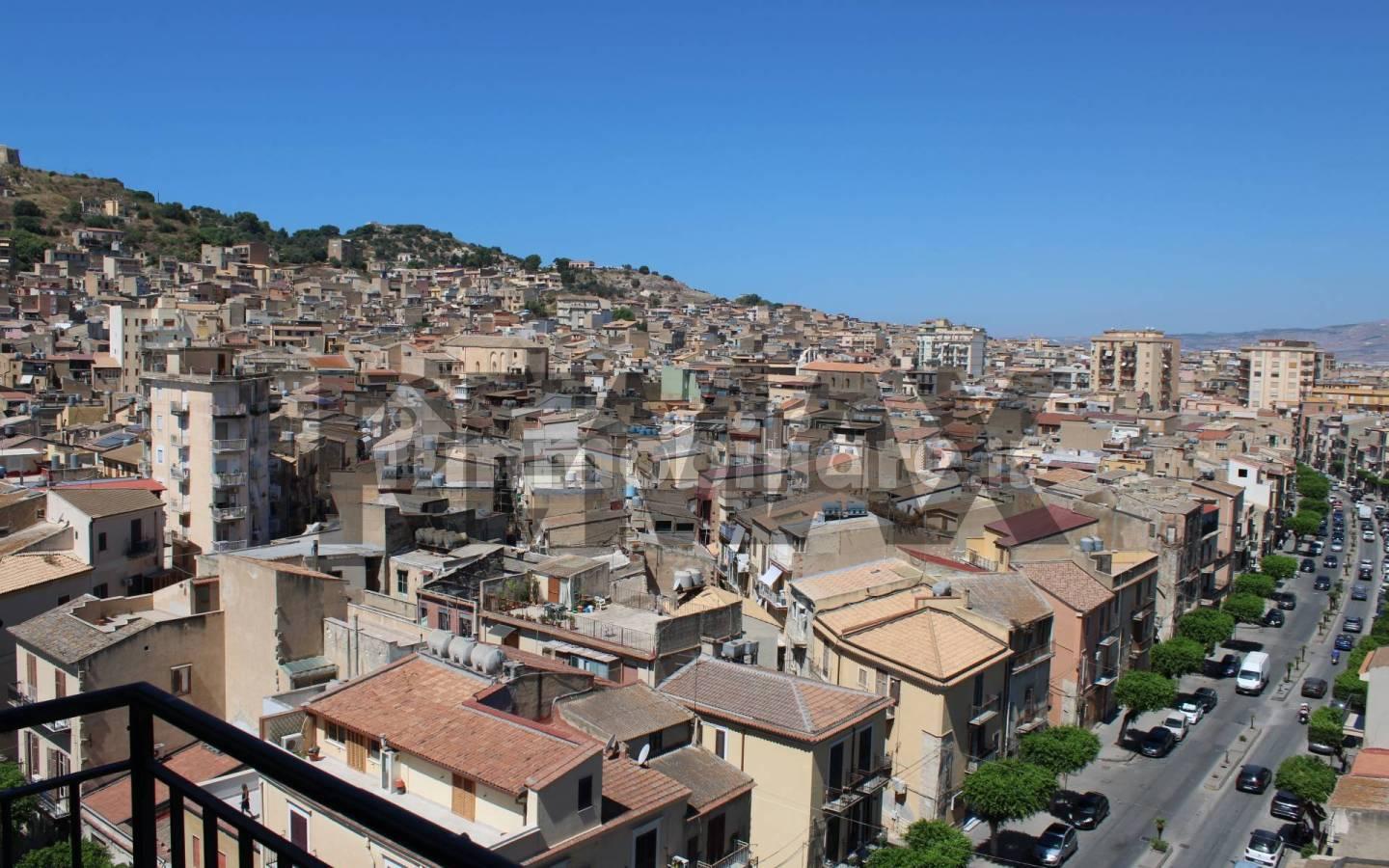 Appartamento corso Umberto 90, Centro, Licata