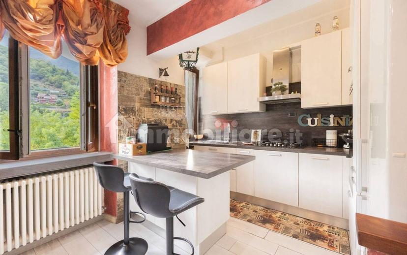 Quadrilocale via IV Novembre, 288, Centro, Omegna — foto 10 di 21
