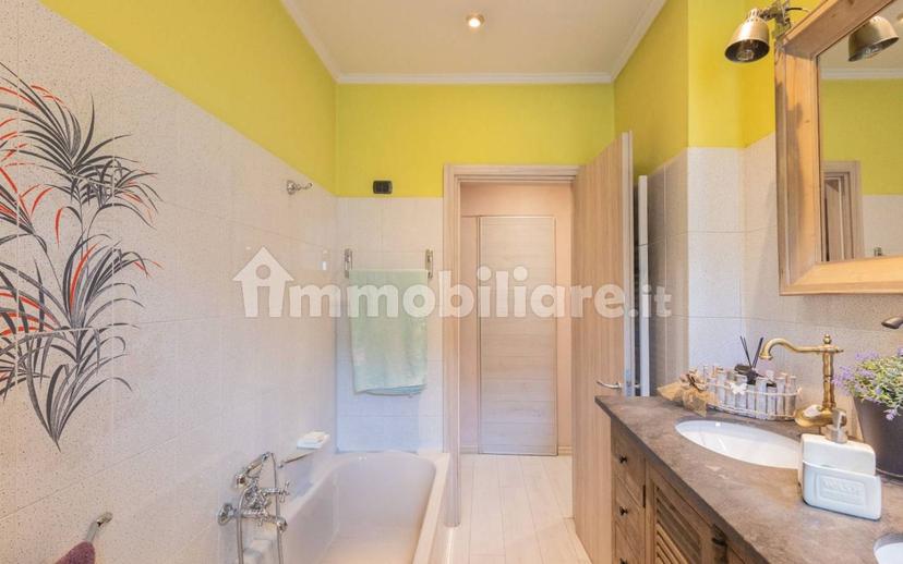 Quadrilocale via IV Novembre, 288, Centro, Omegna — foto 9 di 21