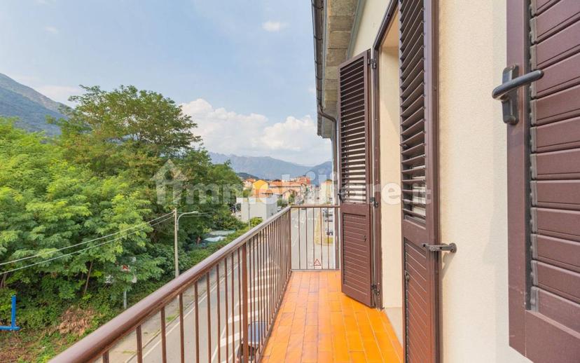 Quadrilocale via IV Novembre, 288, Centro, Omegna — foto 3 di 21